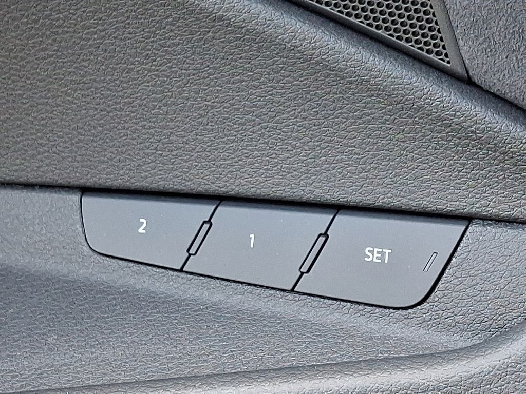 2022 Audi e-tron S Premium Plus 26