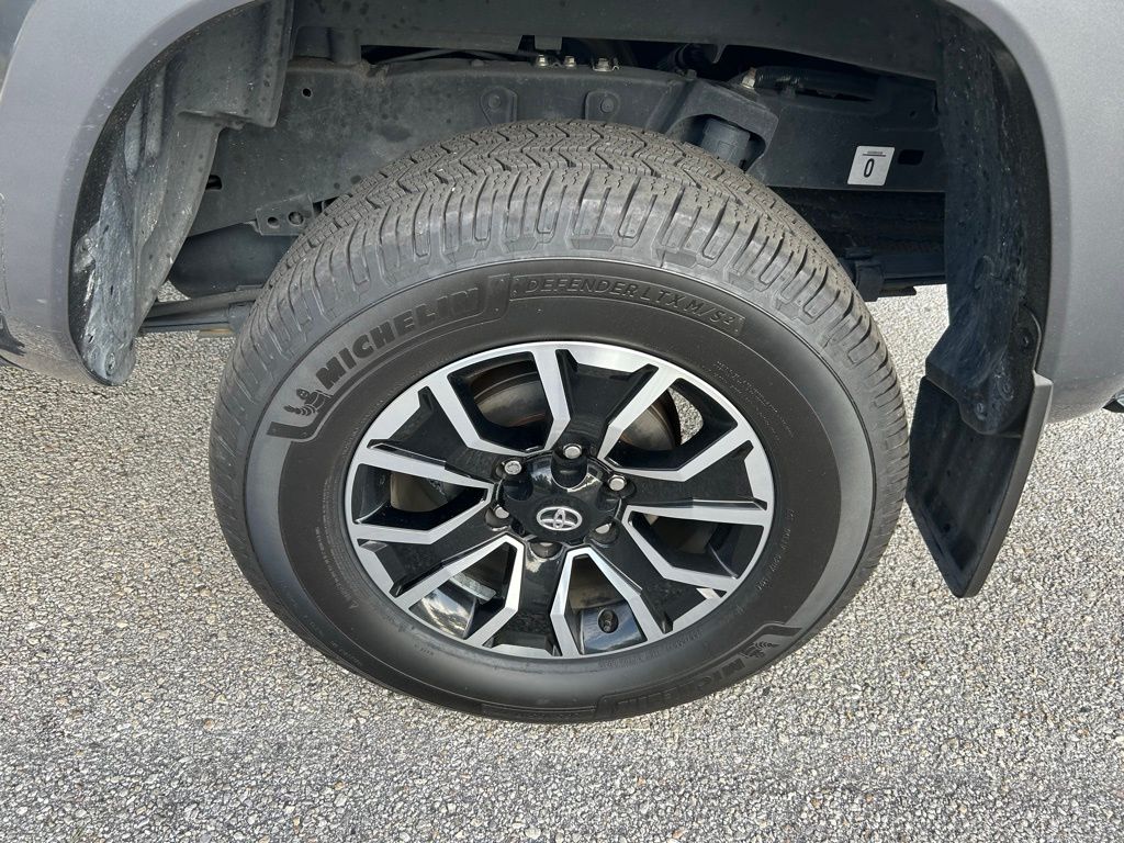 Thumbnail: 2022 Toyota Tacoma - 9