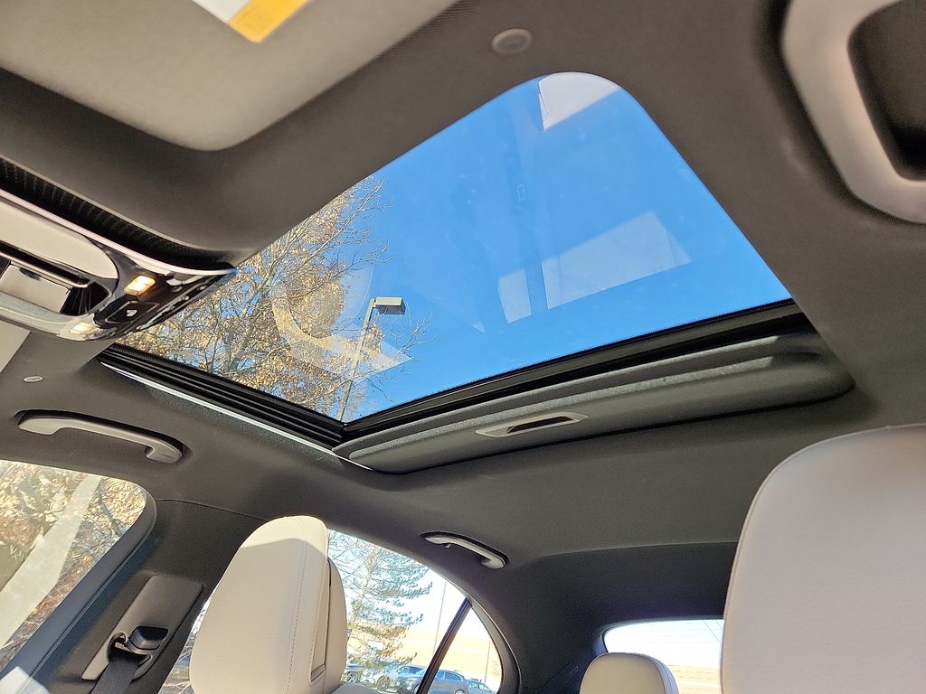 Thumbnail: 2025 Mercedes-Benz C-Class - 14