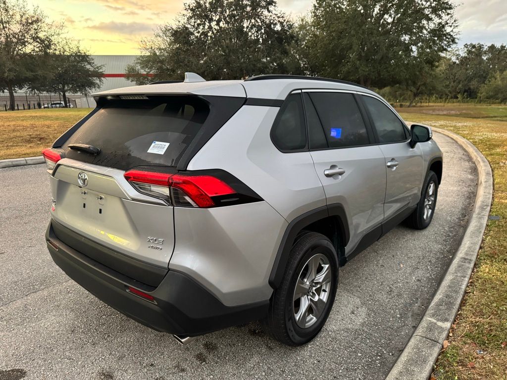 2024 Toyota RAV4 XLE 5