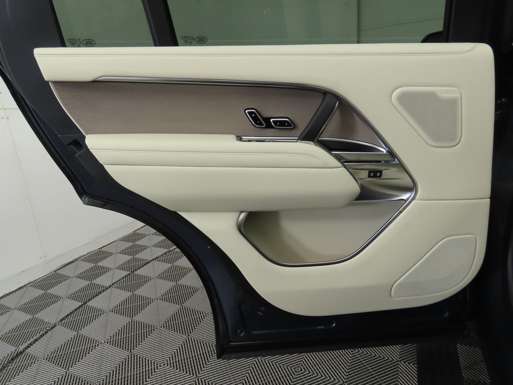 Thumbnail: 2025 Land Rover Range Rover - 27