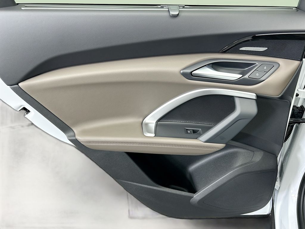 Thumbnail: 2025 Audi Q5 - 25