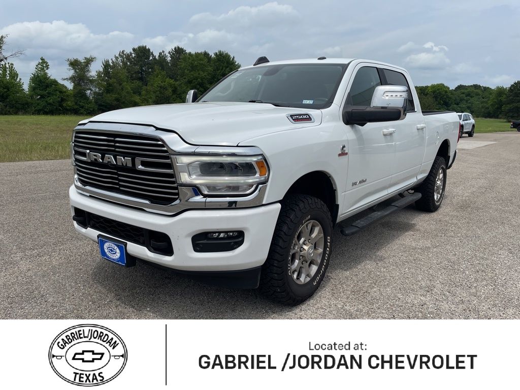 Bright White Clearcoat 2024 RAM 2500 Laramie Crew Cab 4WD Pickup Truck Four-Wheel Drive 6-Speed Automatic