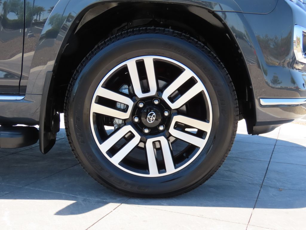 2024 Toyota 4Runner Limited 32