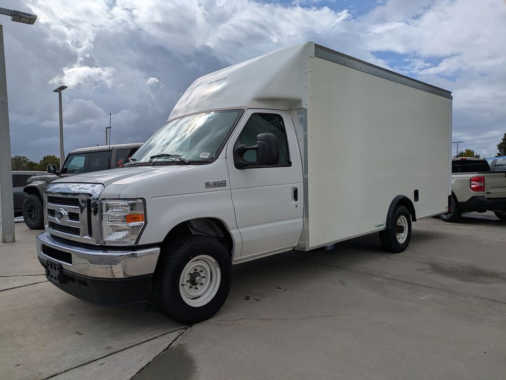 2025 Ford E-350 Cutaway 