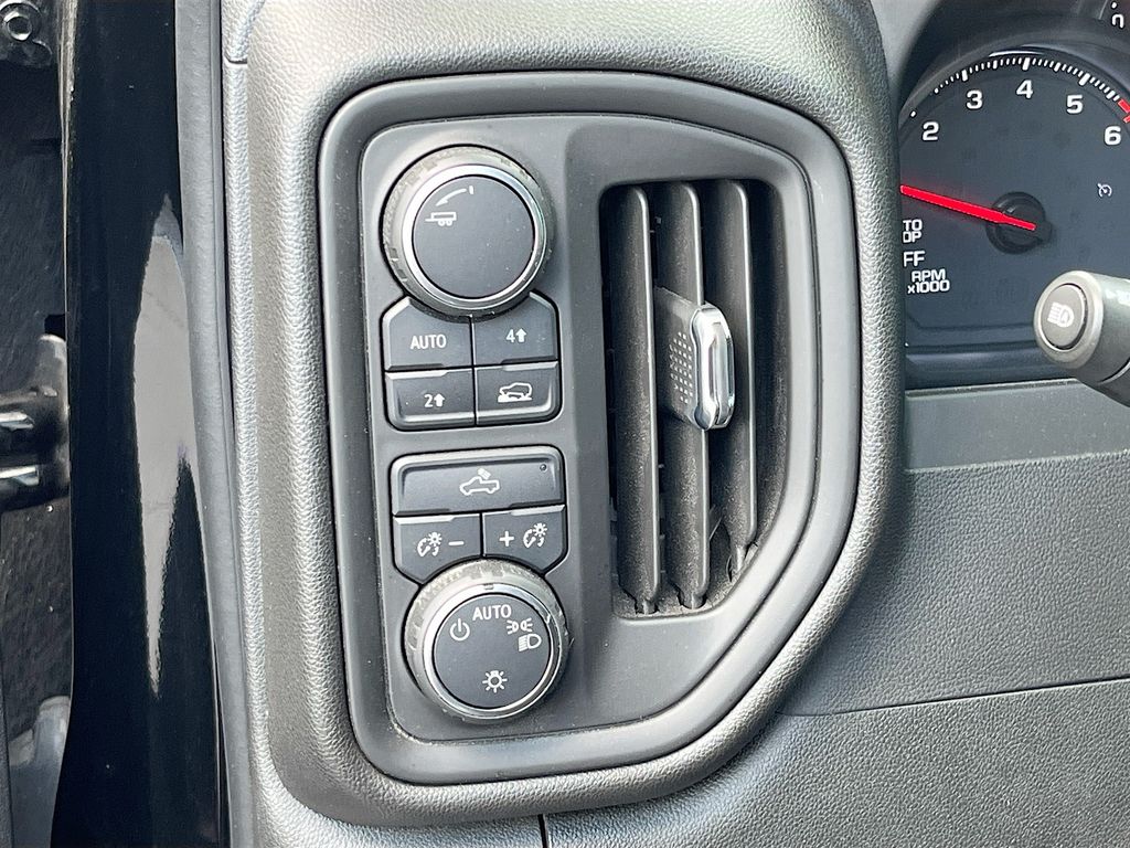 Used 2023 Black Chevrolet Custom image 10