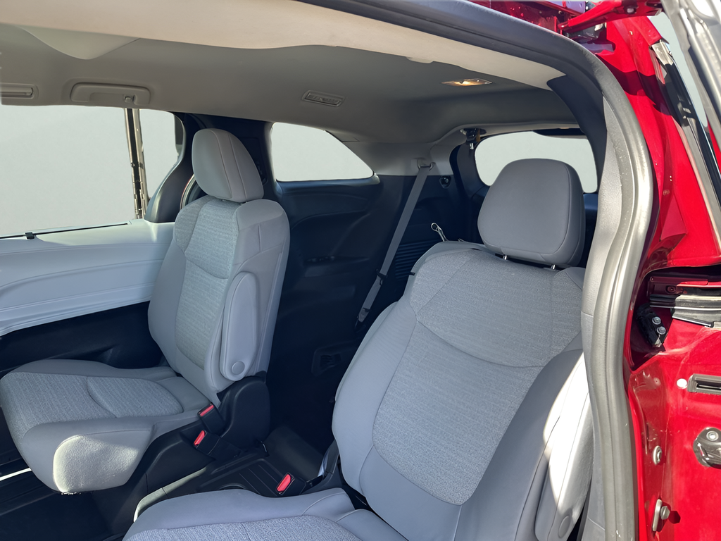 Used Car 2025 Toyota Sienna  Le For Sale Under $50,000 In Austin, Texas