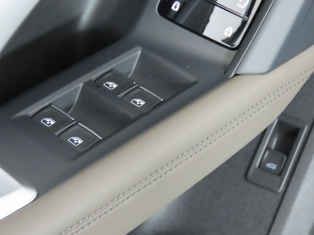 Thumbnail: 2025 Audi Q5 - 29