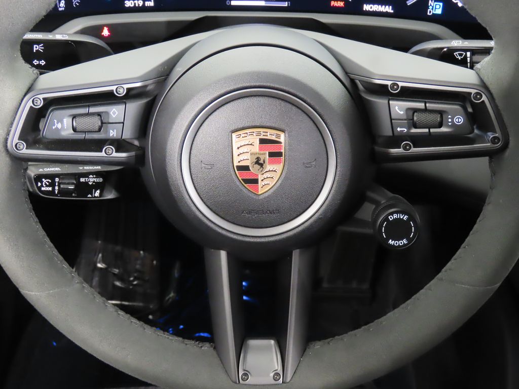 Thumbnail: 2025 Porsche Taycan - 18