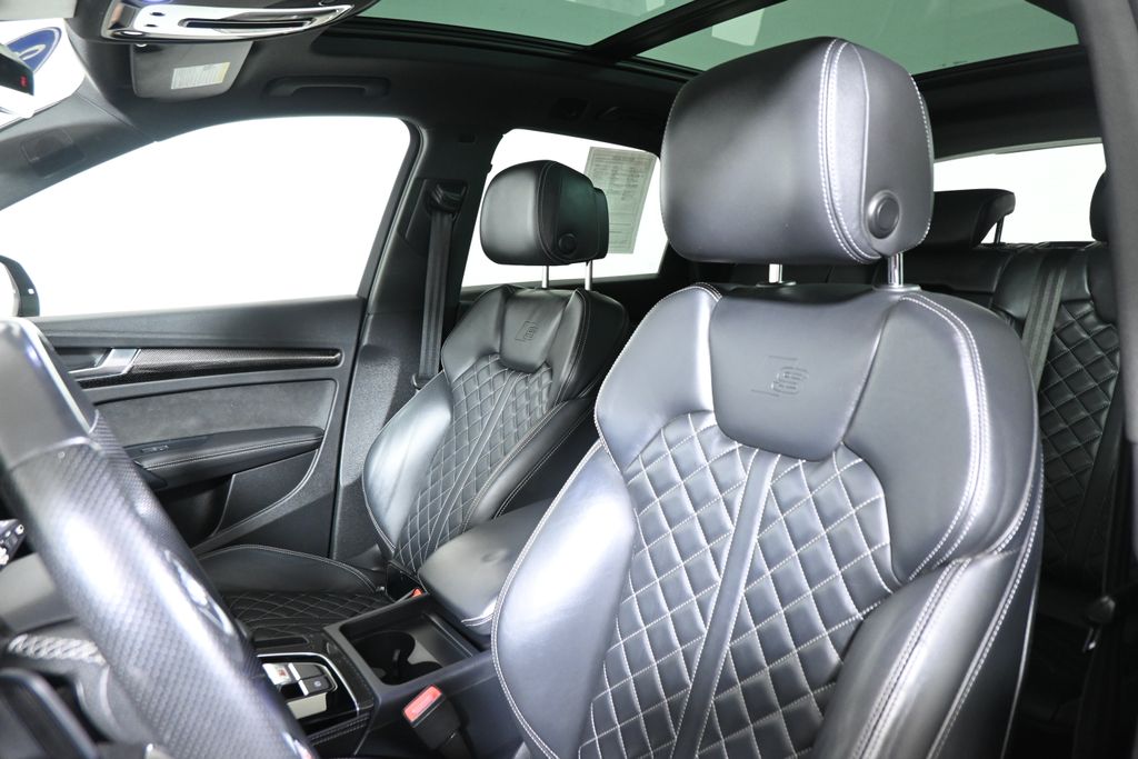 Thumbnail: 2023 Audi SQ5 - 16