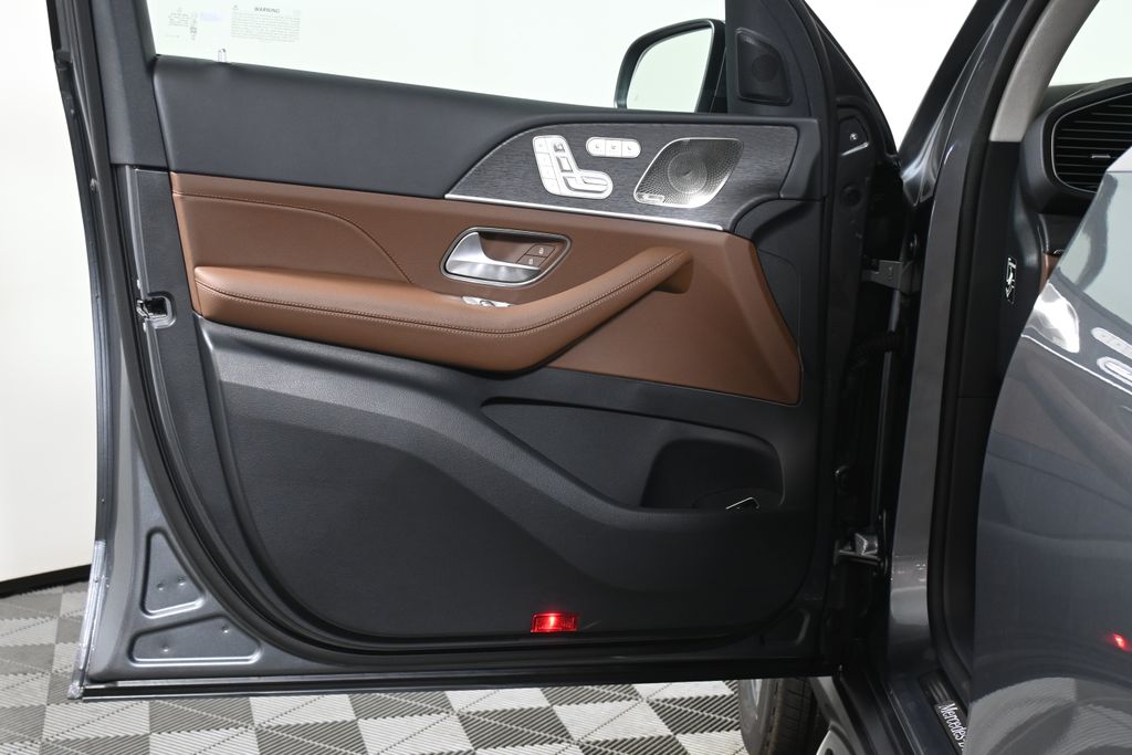 Thumbnail: 2026 Mercedes-Benz GLE - 24