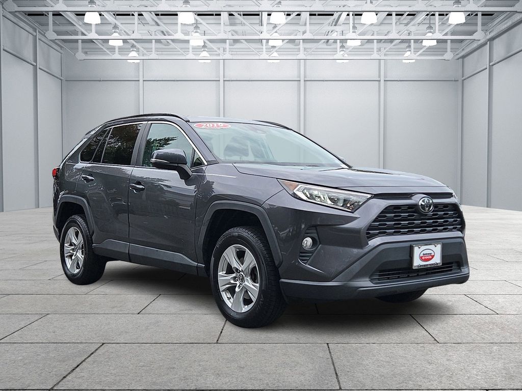 Thumbnail: 2019 Toyota RAV4 - 3