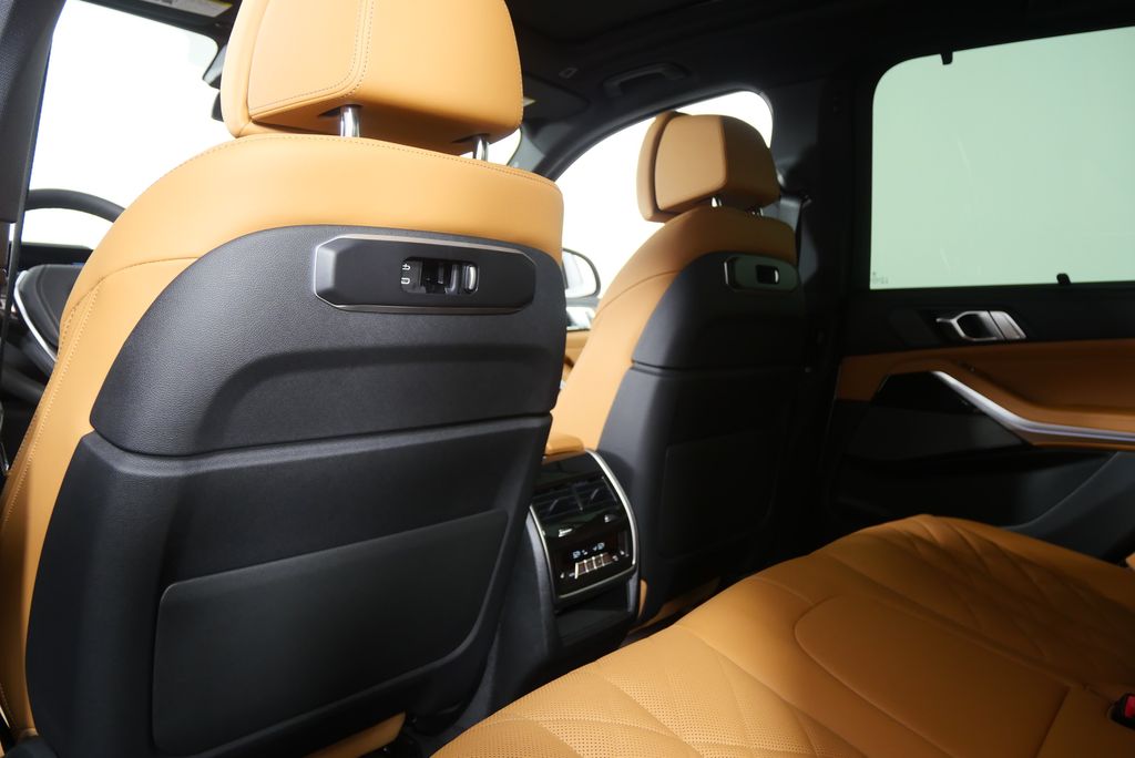 Thumbnail: 2026 BMW X5 - 17