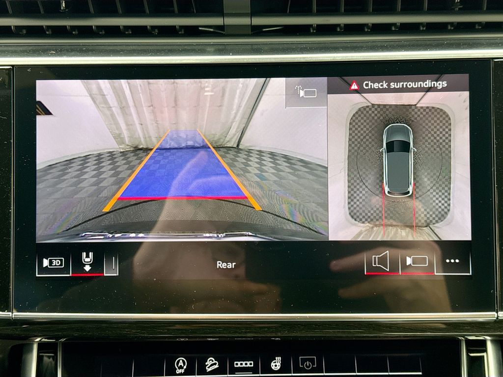 Thumbnail: 2026 Audi Q7 - 15