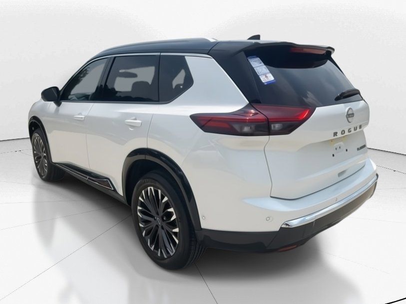 2025 Everest White Pearl/Super Black Nissan Rogue Platinum FWD SUV