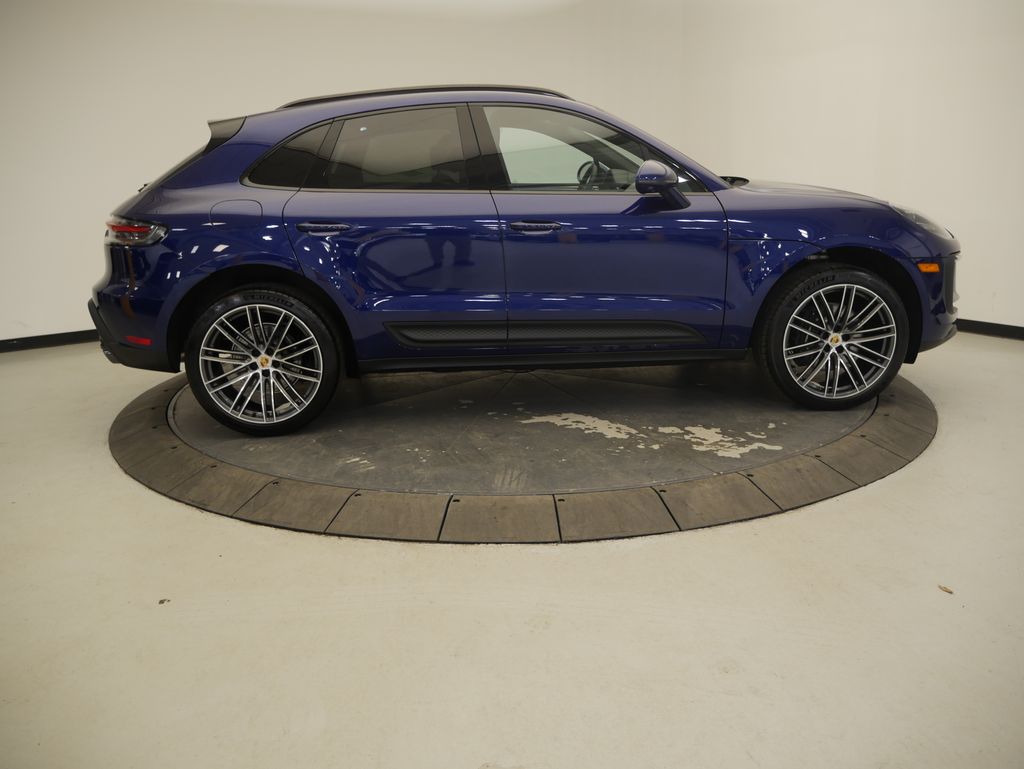 Thumbnail: 2026 Porsche Macan - 8