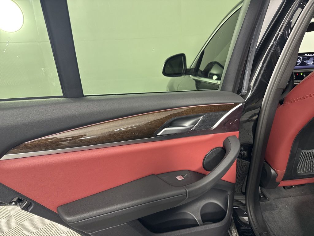Thumbnail: 2024 BMW X4 - 15