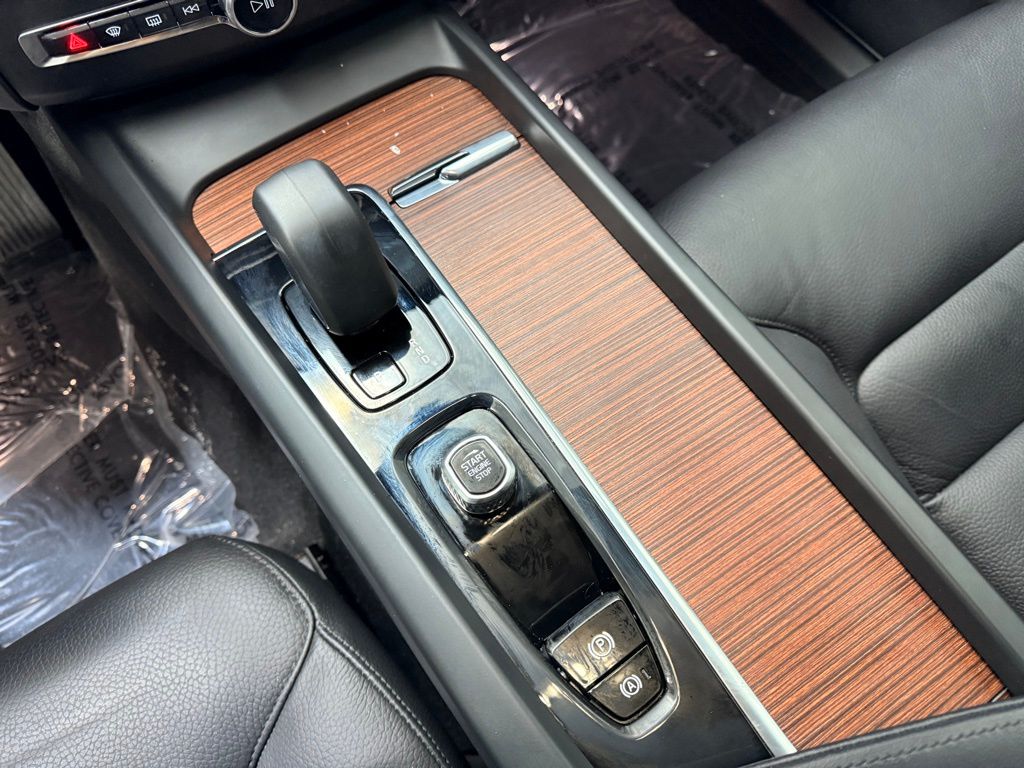 Thumbnail: 2023 Volvo XC60 - 18