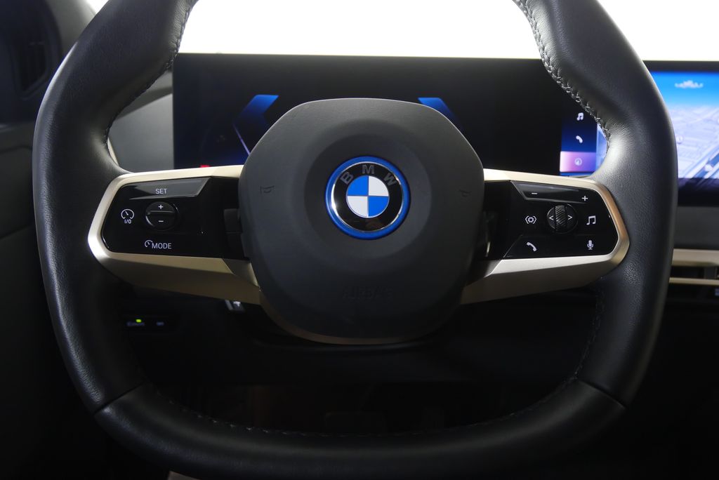 Thumbnail: 2023 BMW iX - 19