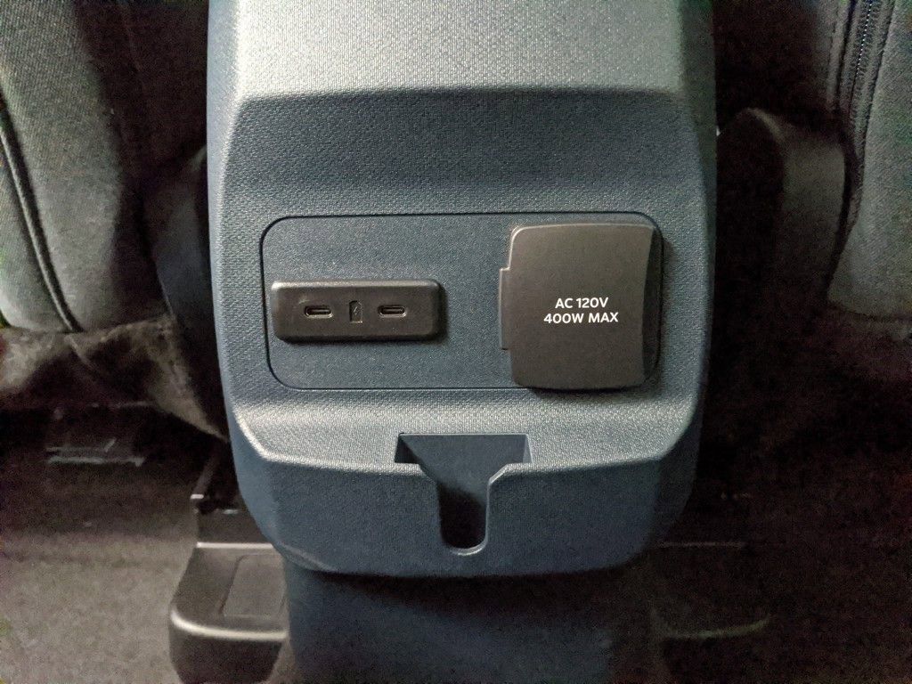 View vehicle photo 7