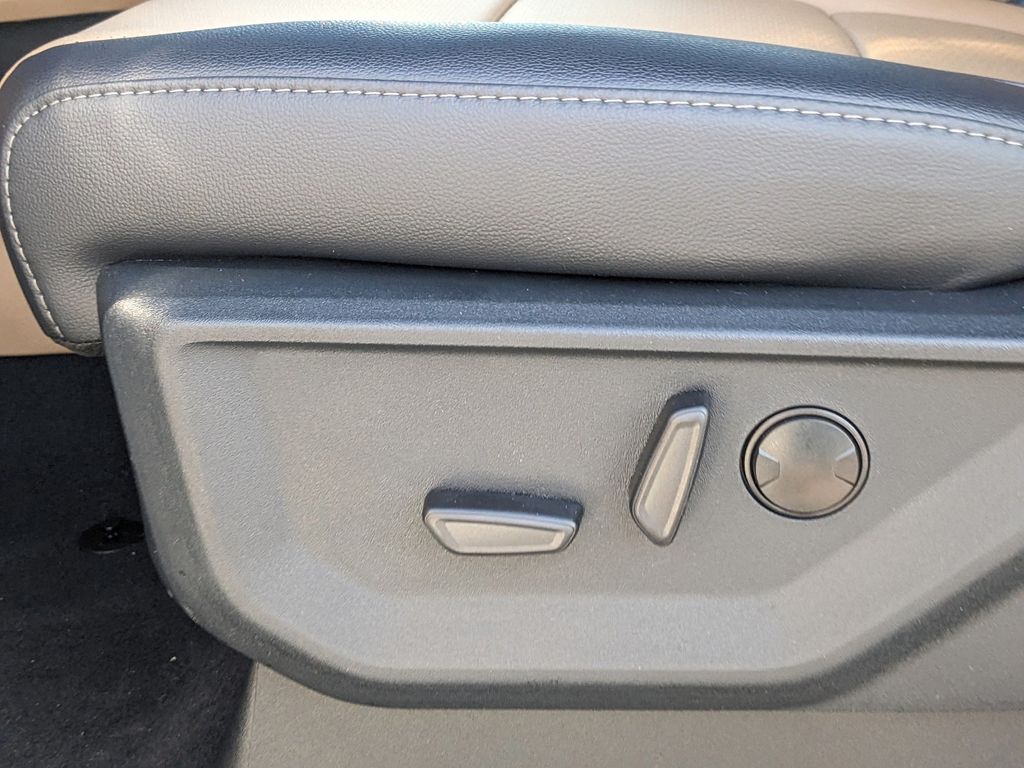 2025 Ford F-350 Super Duty Lariat
