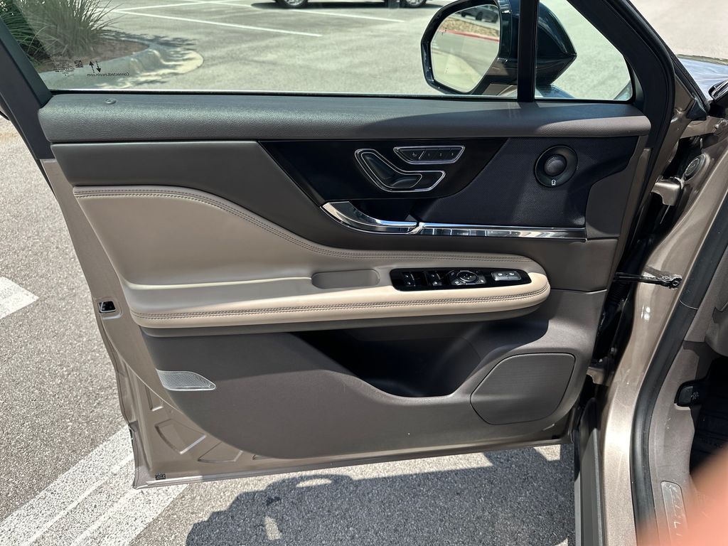 Used Car 2020 Lincoln Corsair  Reserve For Sale Under $25,000 In Austin, Texas