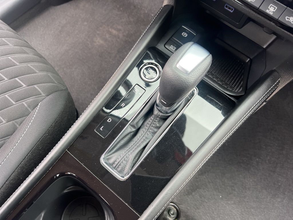 2022 Nissan Kicks SV photo