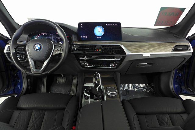 2022 BMW 5 Series 530e iPerformance 24