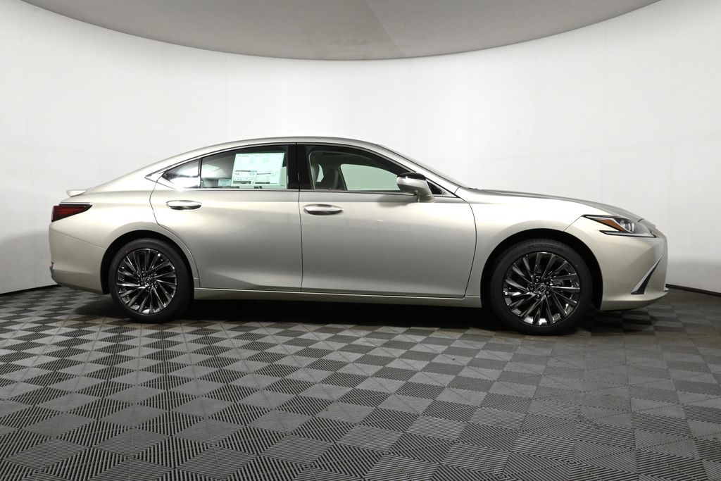 Thumbnail: 2025 Lexus ES - 8