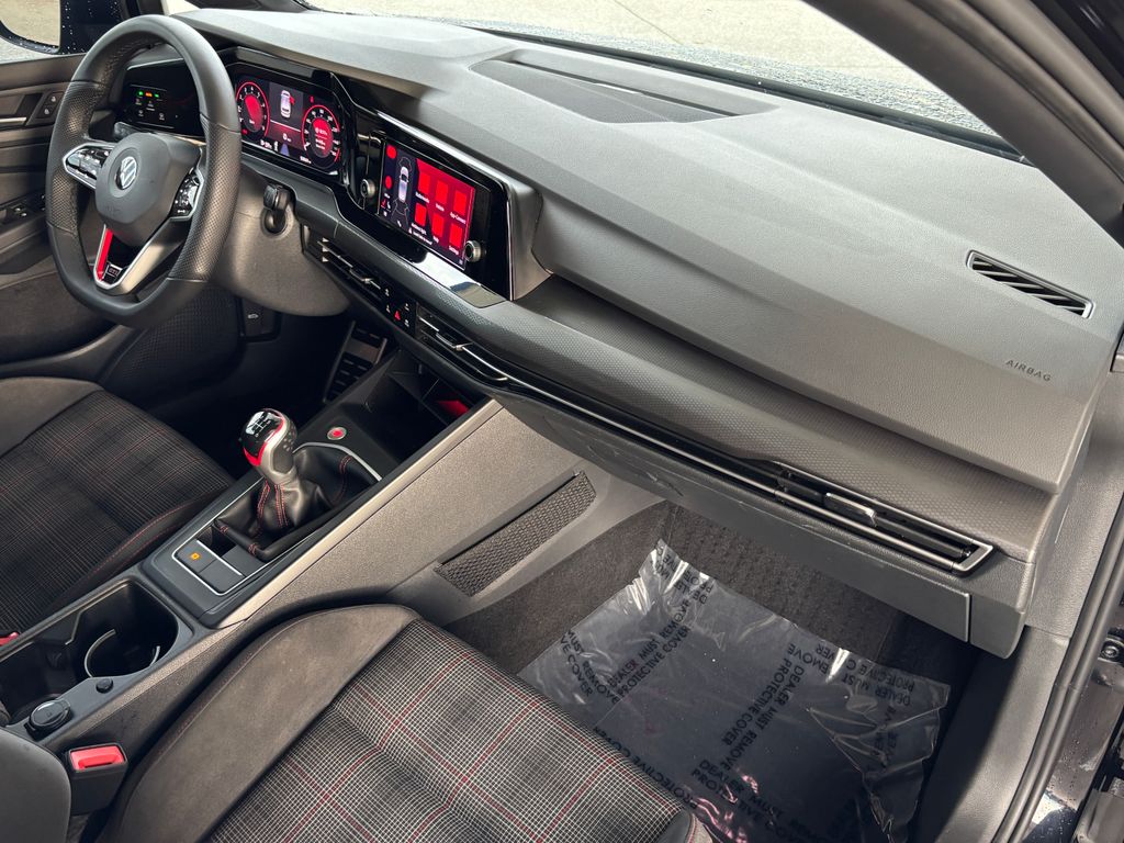 Thumbnail: 2022 Volkswagen Golf - 22