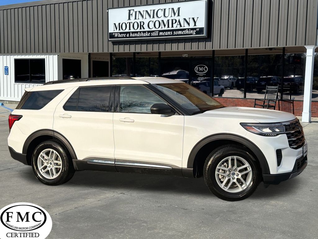 2025 Ford Explorer Active RWD