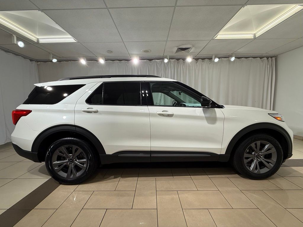 Thumbnail: 2022 Ford Explorer - 6