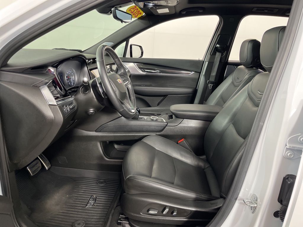 Thumbnail: 2025 Cadillac XT6 - 27