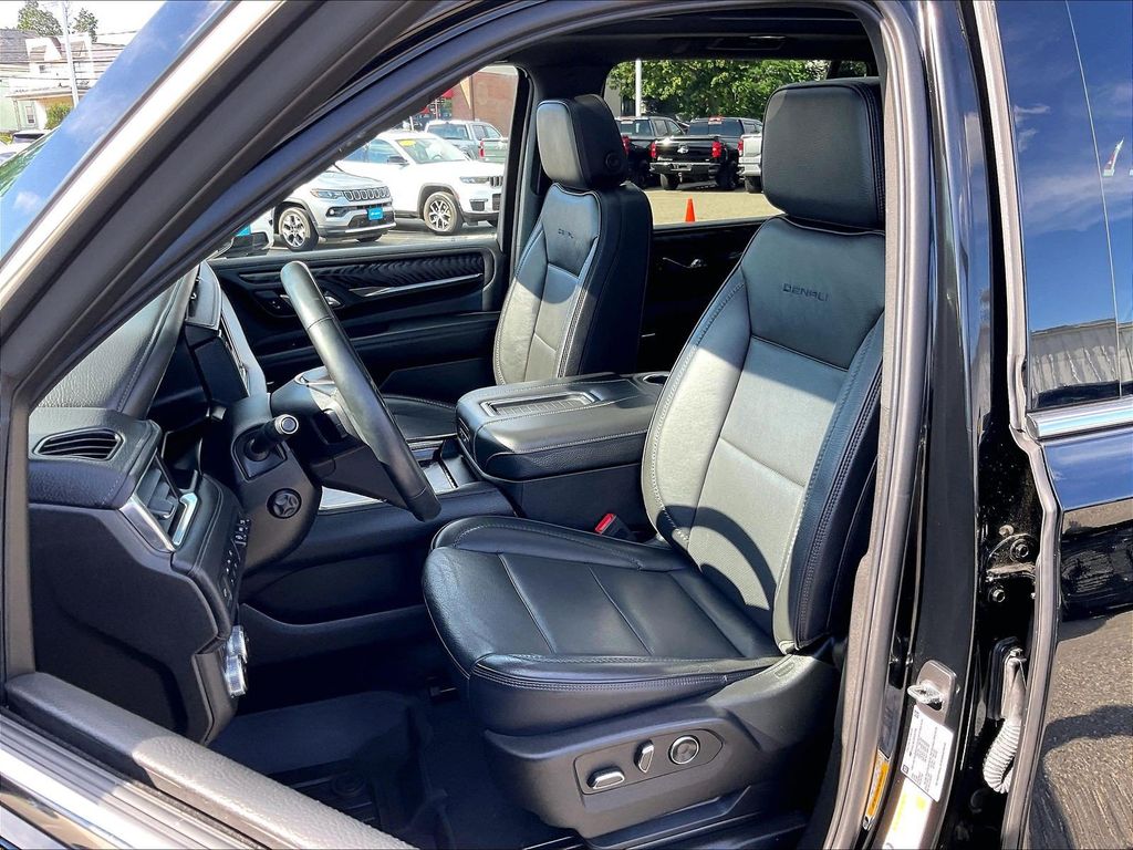 2023 GMC Yukon XL — photo 10