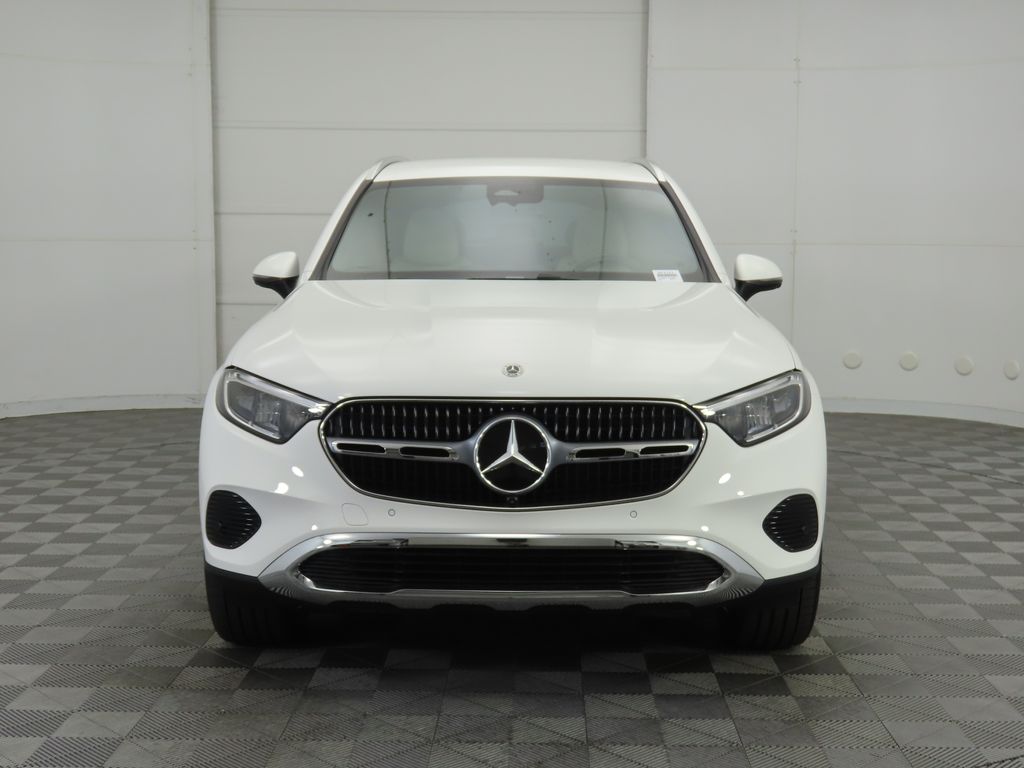 2025 Mercedes-Benz GLC 300 2