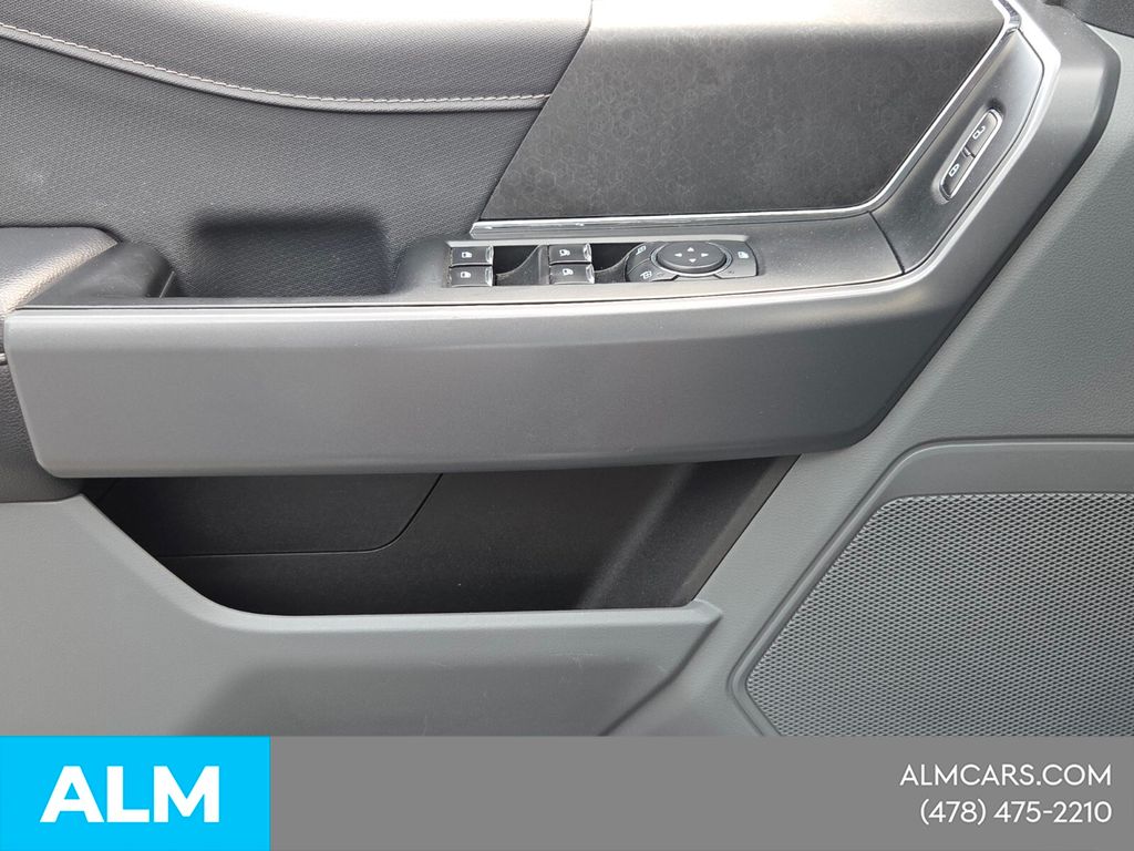Used 2025 Silver Ford XLT image 27