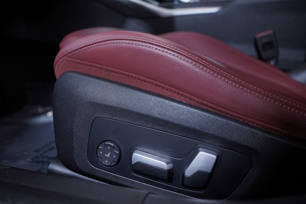 Thumbnail: 2023 BMW 3 Series - 18