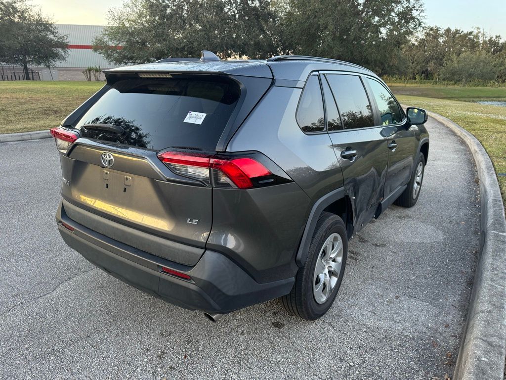 2021 Toyota RAV4 LE 5