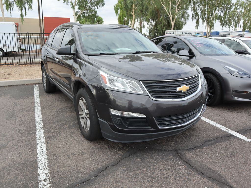 Thumbnail: 2017 Chevrolet Traverse - 3