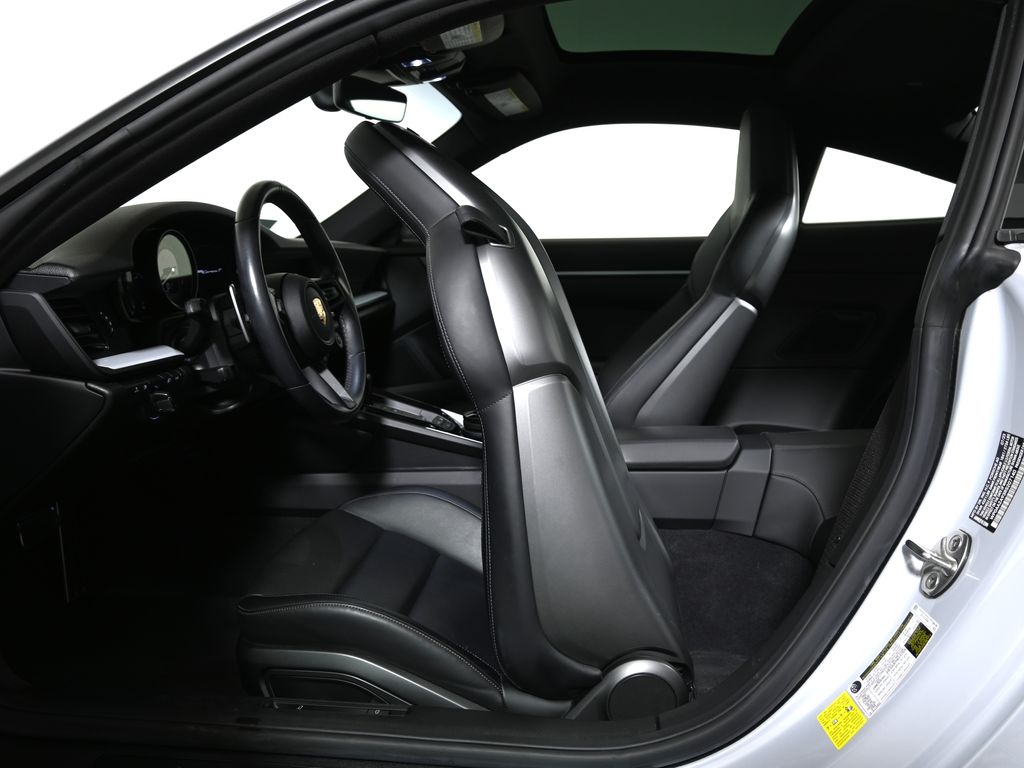 Thumbnail: 2024 Porsche 911 - 32