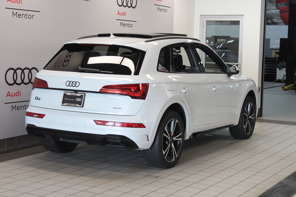 Thumbnail: 2025 Audi Q5 - 6