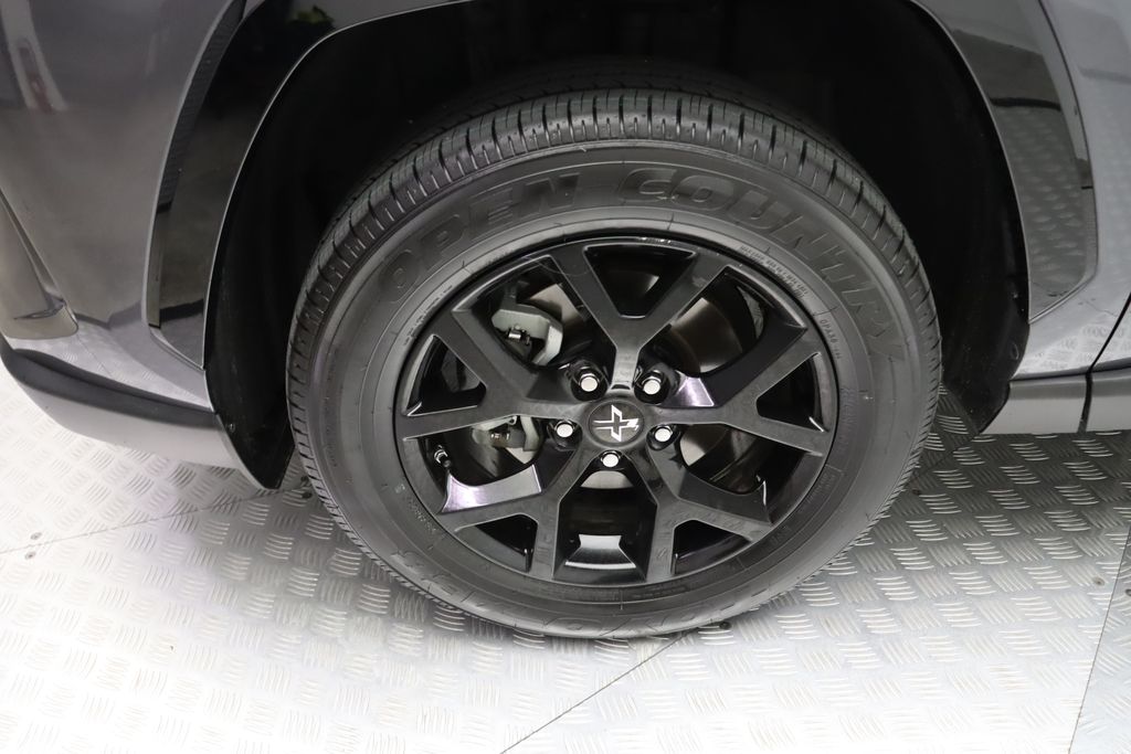 2021 Toyota RAV4 LE 4