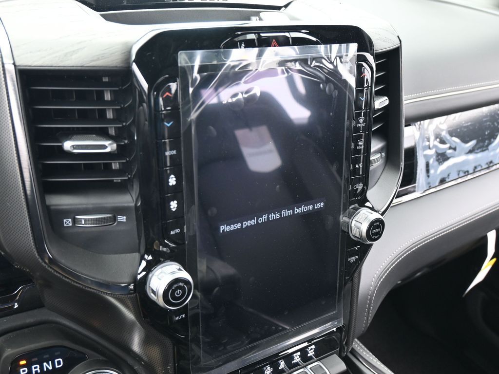 New 2026 Diamond Black Crystal Pearlcoat Ram Limited image 16