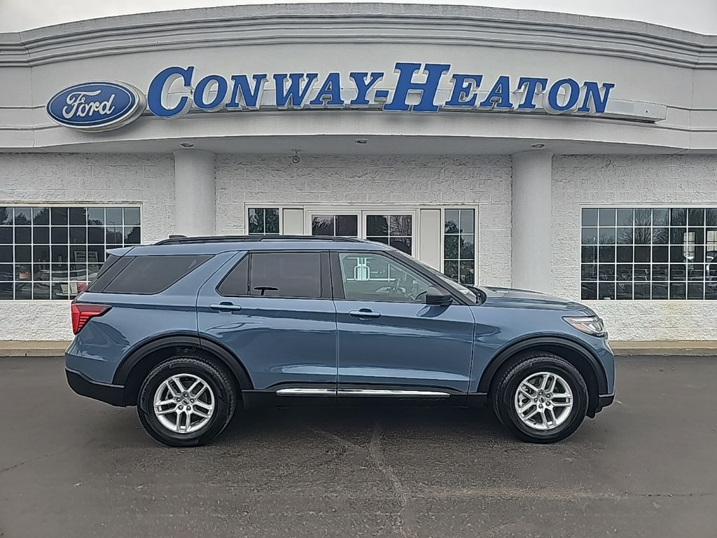 2025 Ford Explorer Active AWD