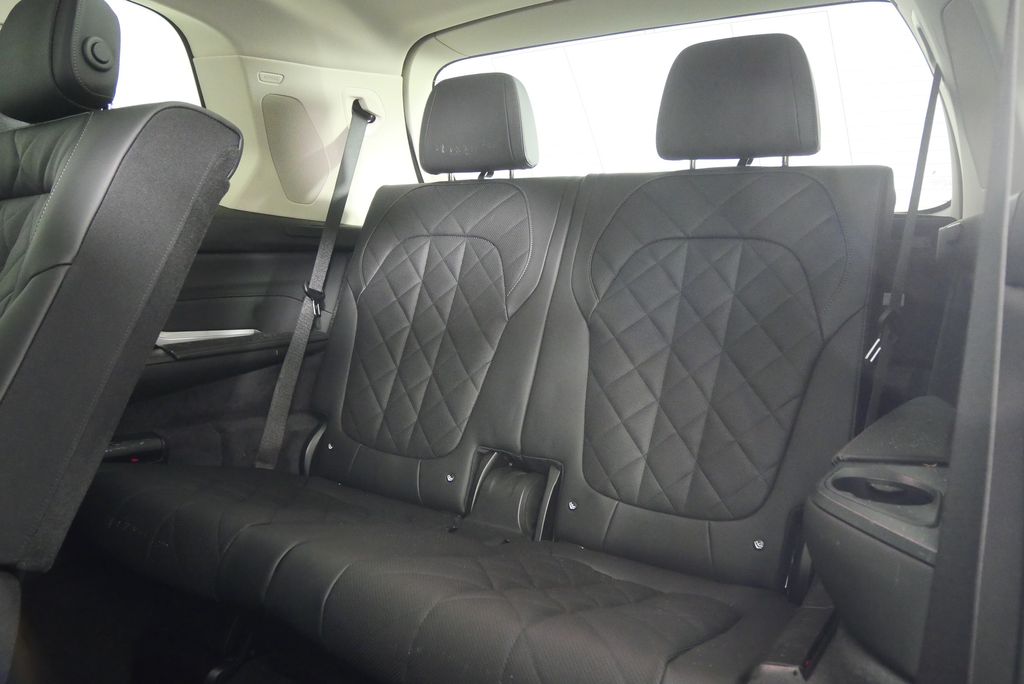 Thumbnail: 2025 BMW X7 - 20