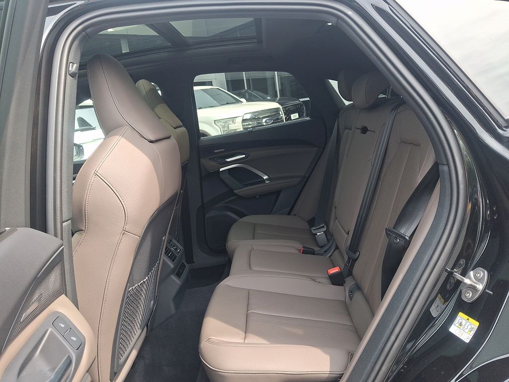 Thumbnail: 2026 Audi Q5 - 7