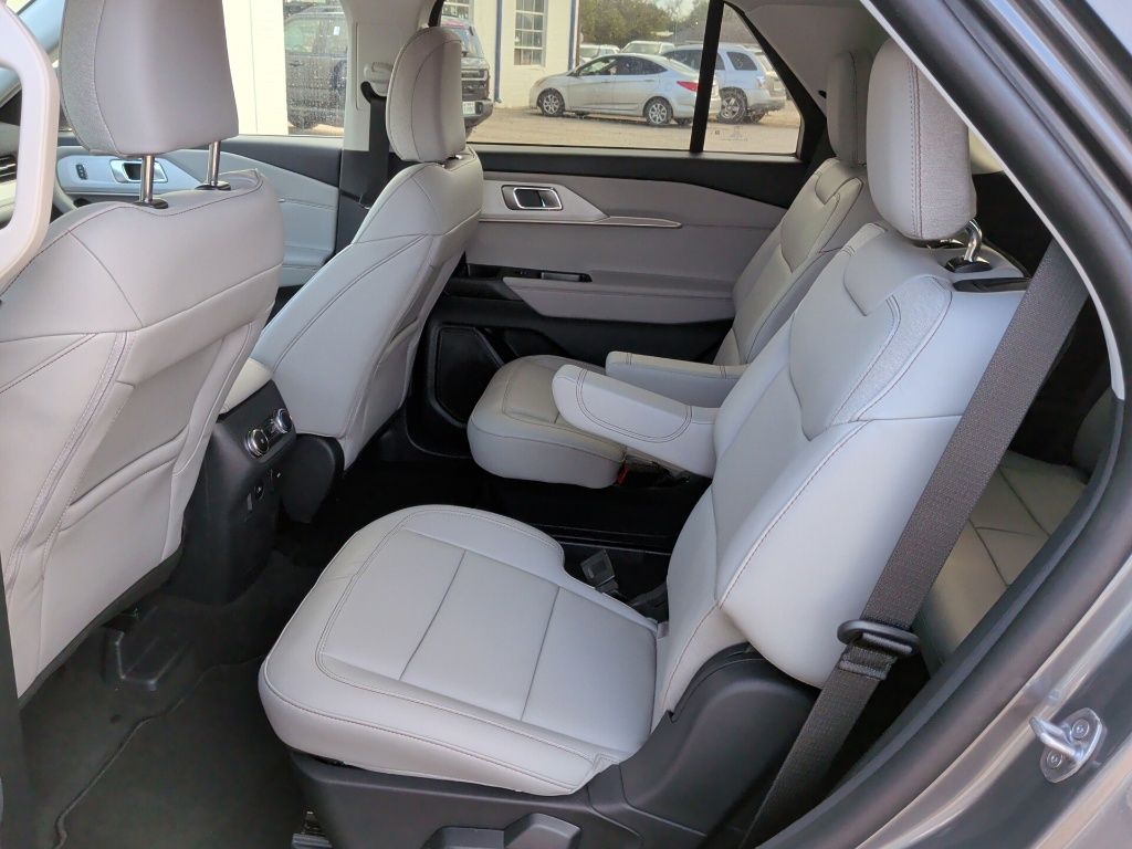 2025 Ford Explorer Active - 9