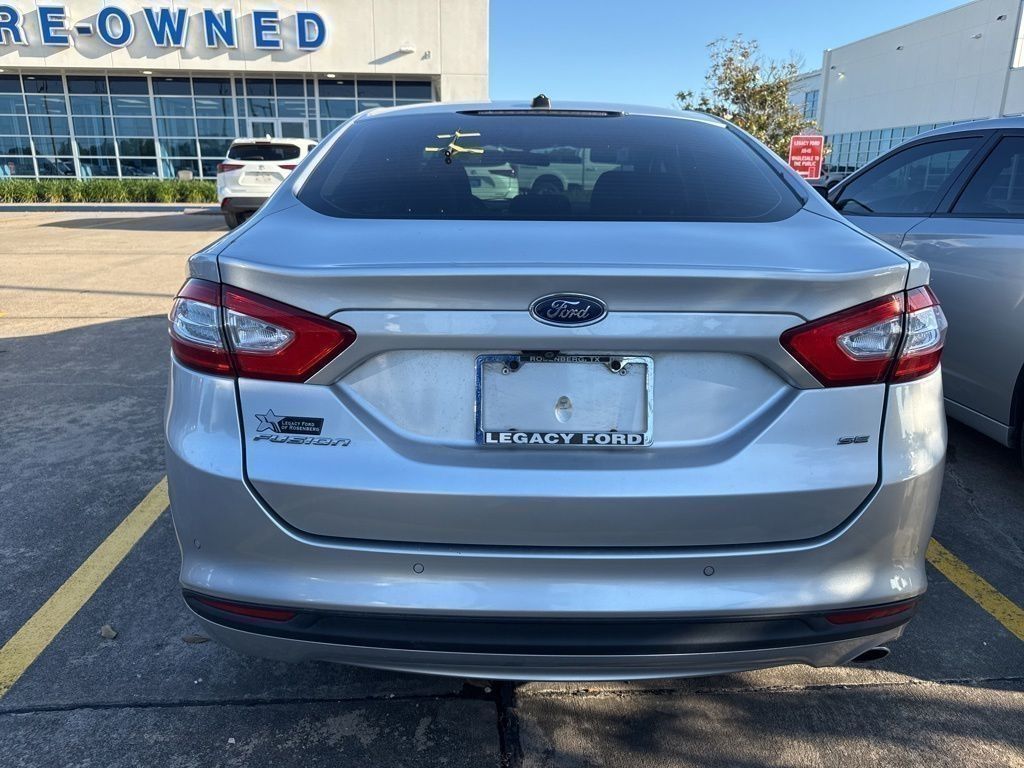 2016 Ford Fusion SE - 3
