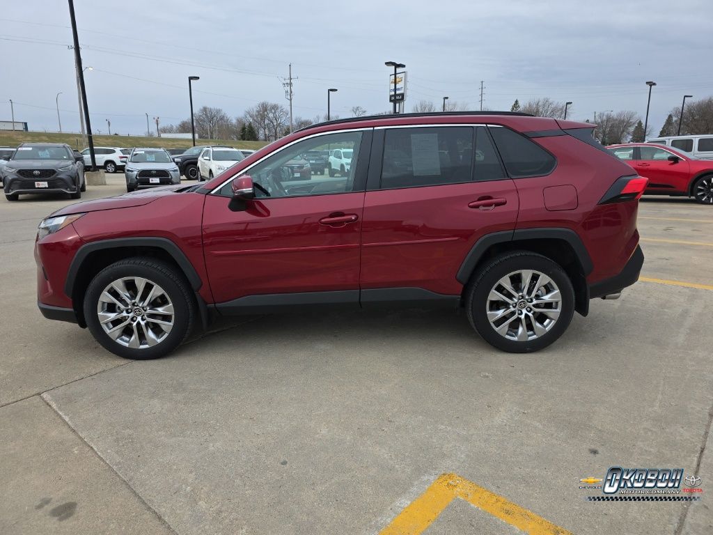 View vehicle photo 5