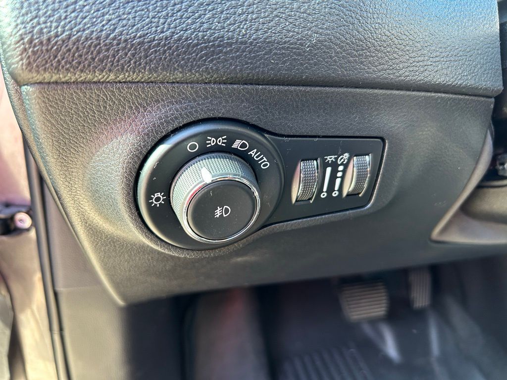 Thumbnail: 2019 Jeep Compass - 17
